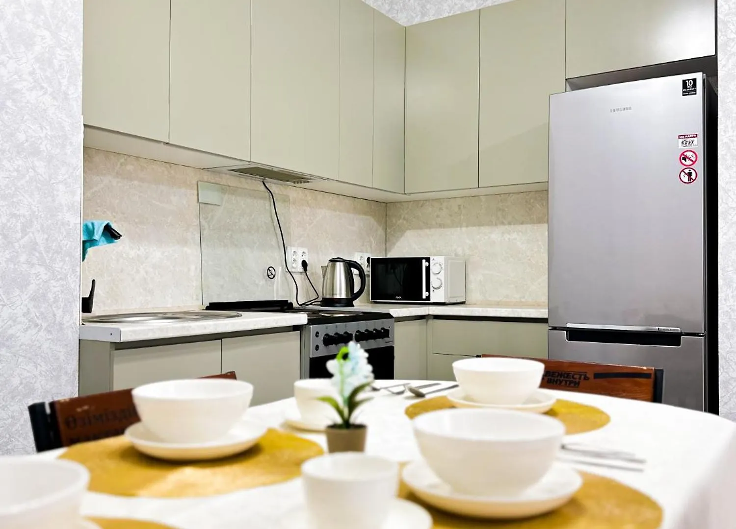 2 Bedroom Luxe Apartment Хан Шатыр Кардиохирургия Астана 0*,  Казахстан